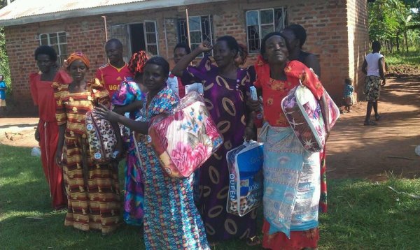 Widows receiving blankets 