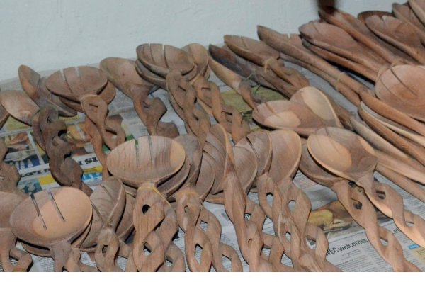 Carved wooden spoons - twisted