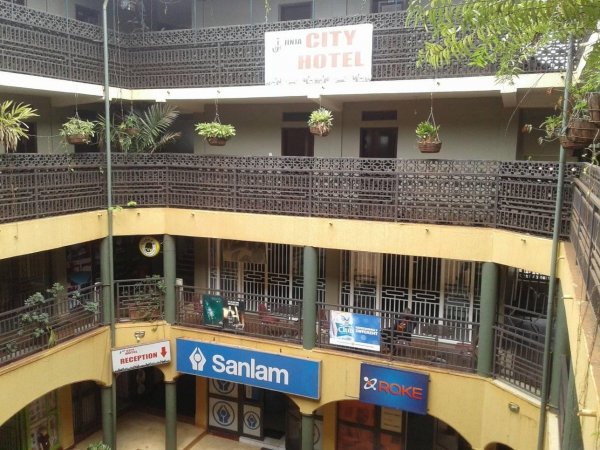 Jinja City Hotel Courtyard 