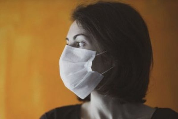 20201008womanwearingcoronaviruscovid19facemask770x515400x268