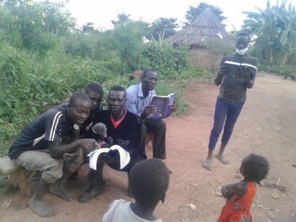 2020-10-15 Buseru Teaching Outreach to the little children.
