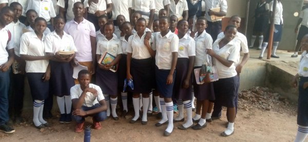 Students of Palisa High School Under the FER UB school outreach program