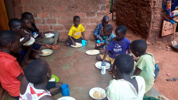Little  angels are enjoying their meal