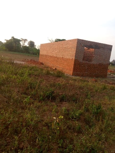 Andrew &amp; Dorcas Constructing a 3 Room Family Home 