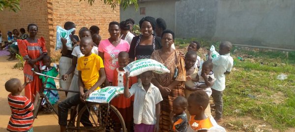 Pastor Caroline Christmas Giving made possible by a generous donor to SFN 2021-12-26 Community of Kaliro Town Council &amp; SEETA-MUKONO