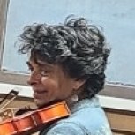 Lindianne Plays Violin