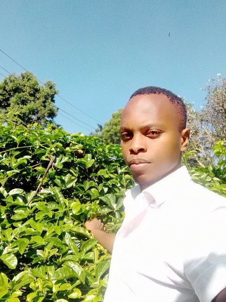 Edson Nuwaha (Patrick)